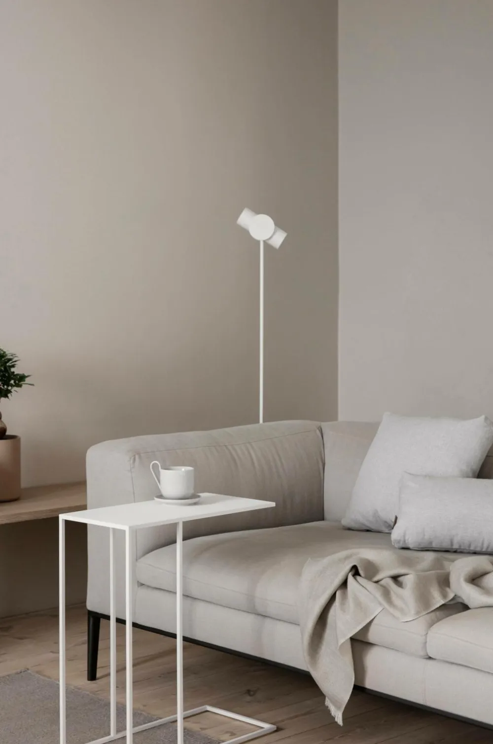 Blomus Genopladelige Lamper|Gulvlamper>Gulvlampe STAGE H130 cm/diameter 22 cm Lily white