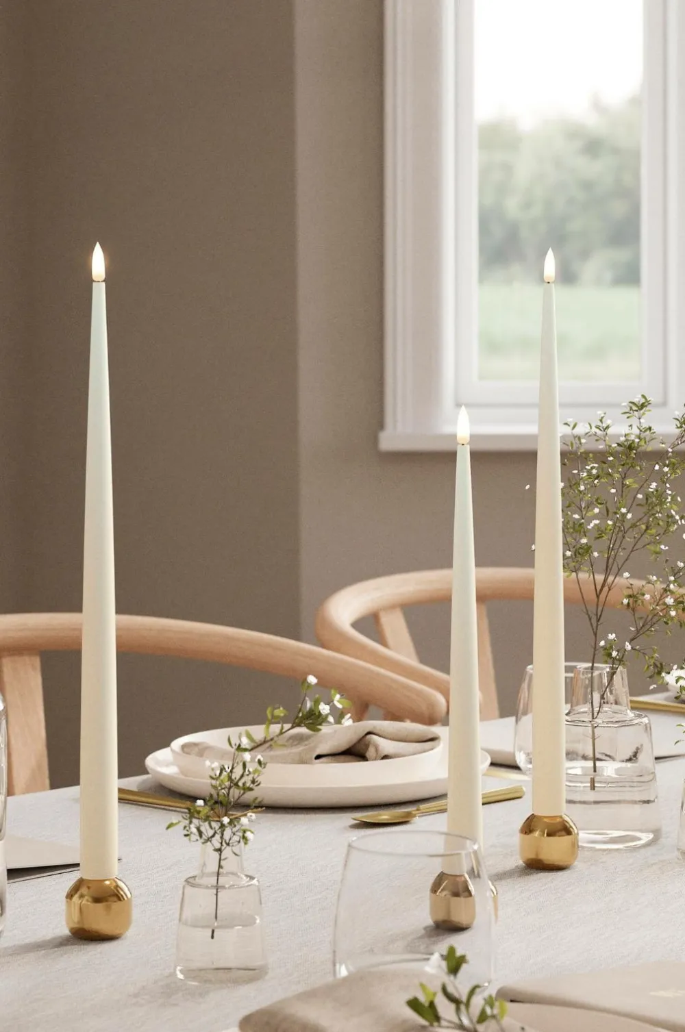 DeluxeHomeart Lys & Duft>LED Taper Candle Shiny 2,2x38 cm 2 stk. Fløde
