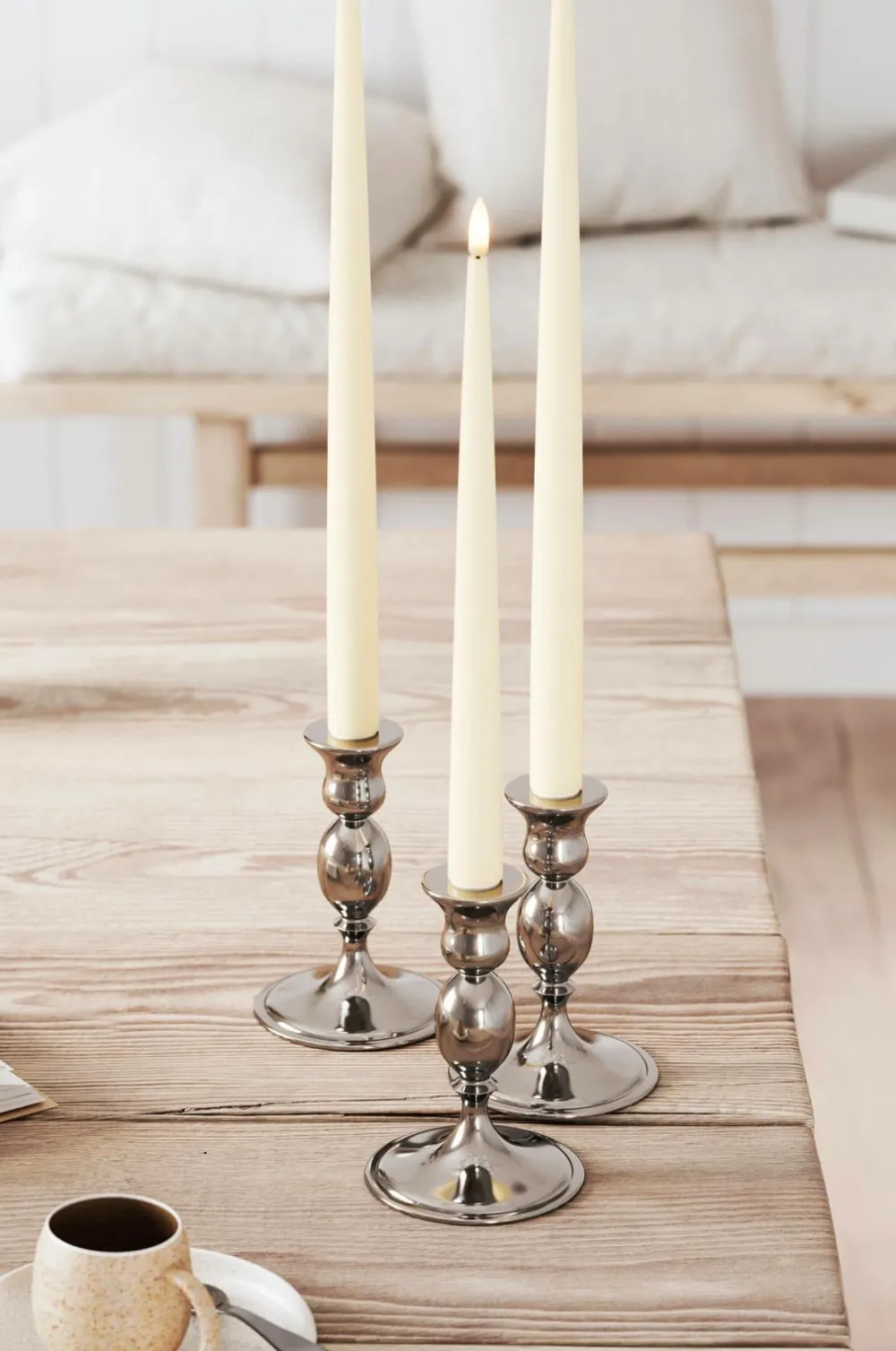 DeluxeHomeart Lys & Duft>LED Taper Candle Shiny 2,2x38 cm 2 stk. Fløde