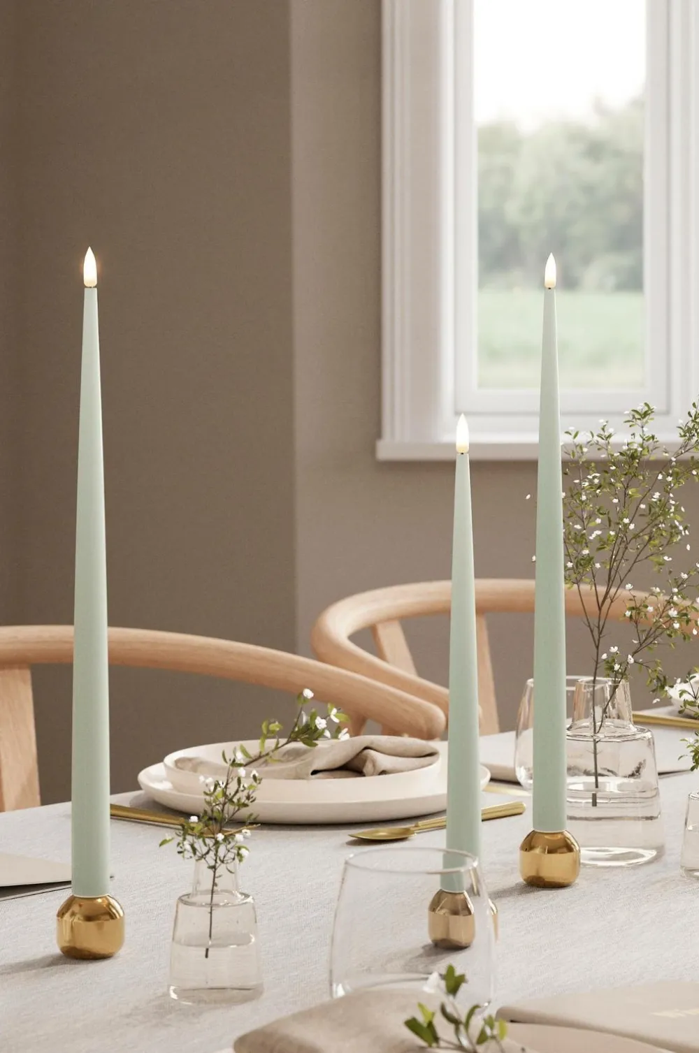 DeluxeHomeart Lys & Duft>LED Taper Candle Shiny 2,2x38 cm 2 stk. Salviegrøn