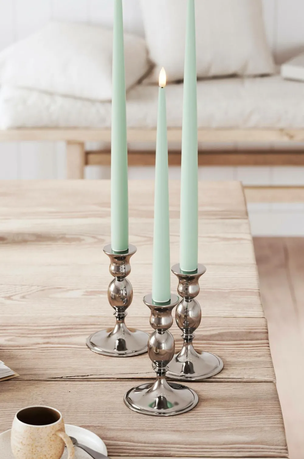 DeluxeHomeart Lys & Duft>LED Taper Candle Shiny 2,2x38 cm 2 stk. Salviegrøn