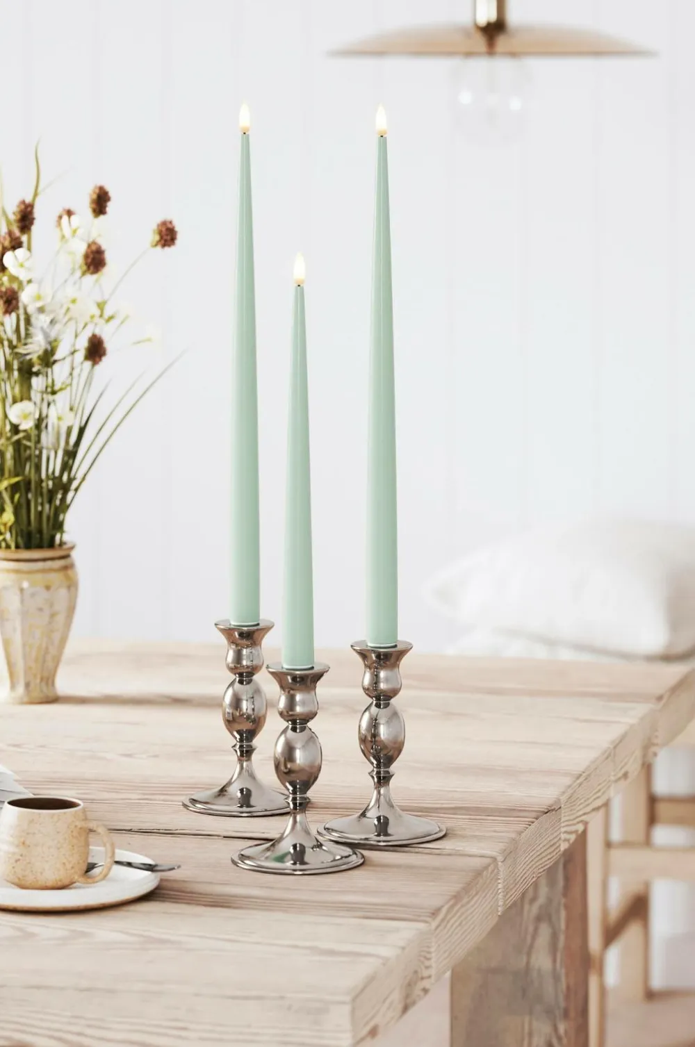 DeluxeHomeart Lys & Duft>LED Taper Candle Shiny 2,2x38 cm 2 stk. Salviegrøn