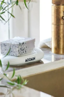 Dsignhouse x Moomin Badeværelsestilbehør><noscript><img width=