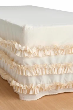 Ellos Sengekappe Juliette Curve Frill i vasket bomuld 60 cm Cremet hvid Discount