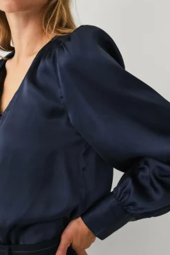 Ellos Collection Bluse i satin Marinblå Online