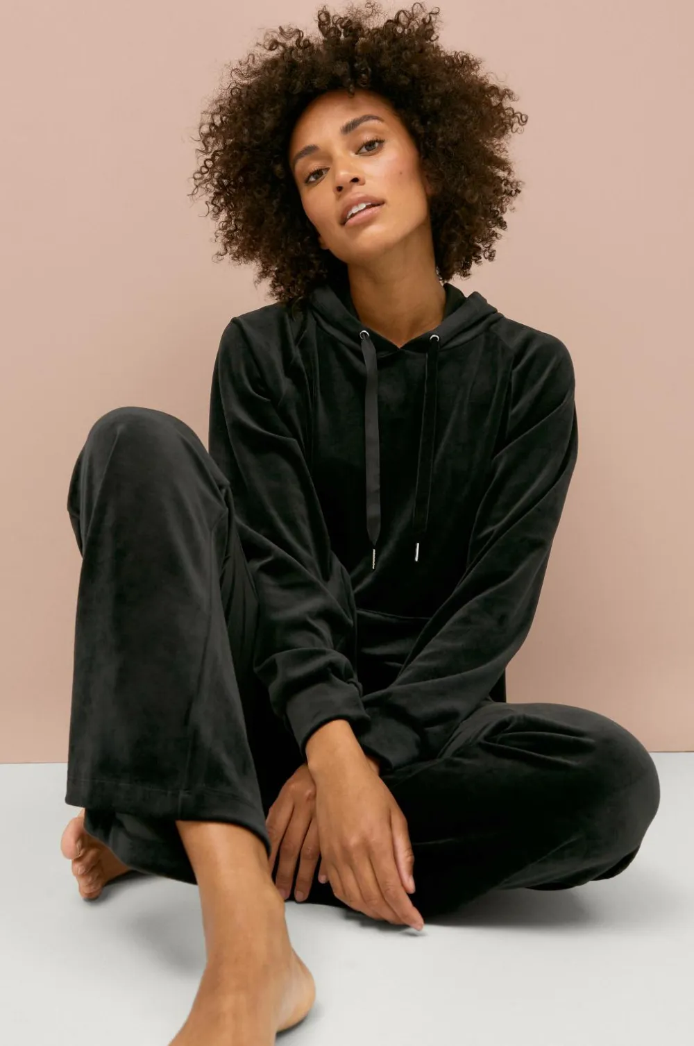 Ellos Loungewear & Homewear>Collection Hættetrøje i velour Sort