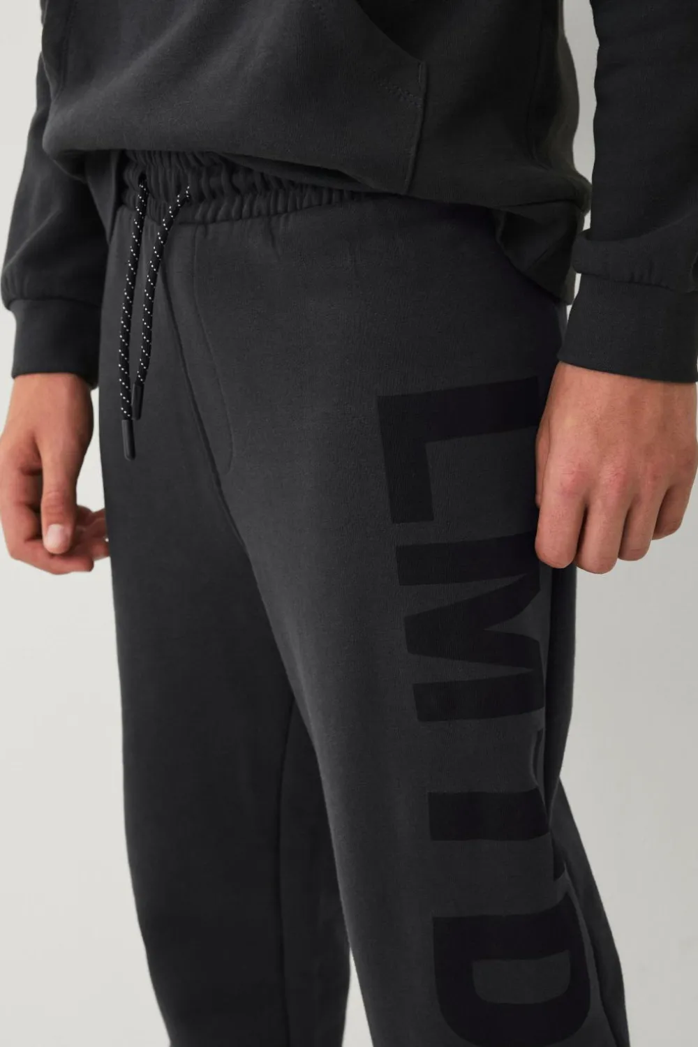 Ellos Bukser & Leggings>Collection Joggingbukser med print mørkegrå