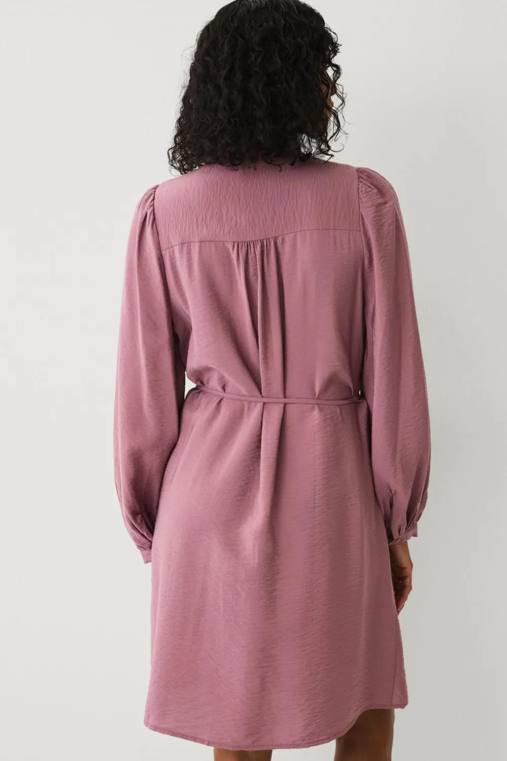 Ellos Kjoler>Collection Kjole med flæsekant rosa
