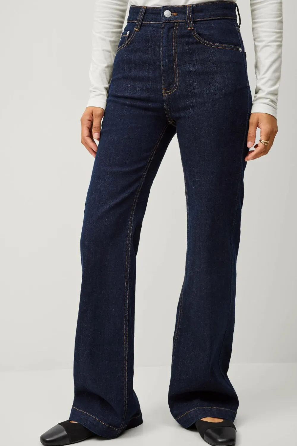Ellos Jeans>Collection Med svaj jeans Med svaj med høj talje Uvasket Rinse Wash