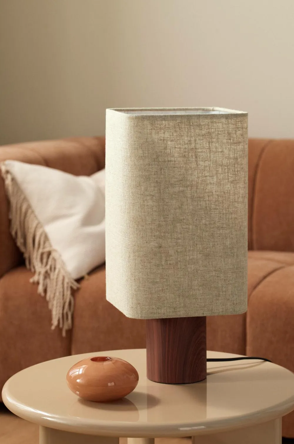 Ellos Home Bordlampe Square Hør/valnød
