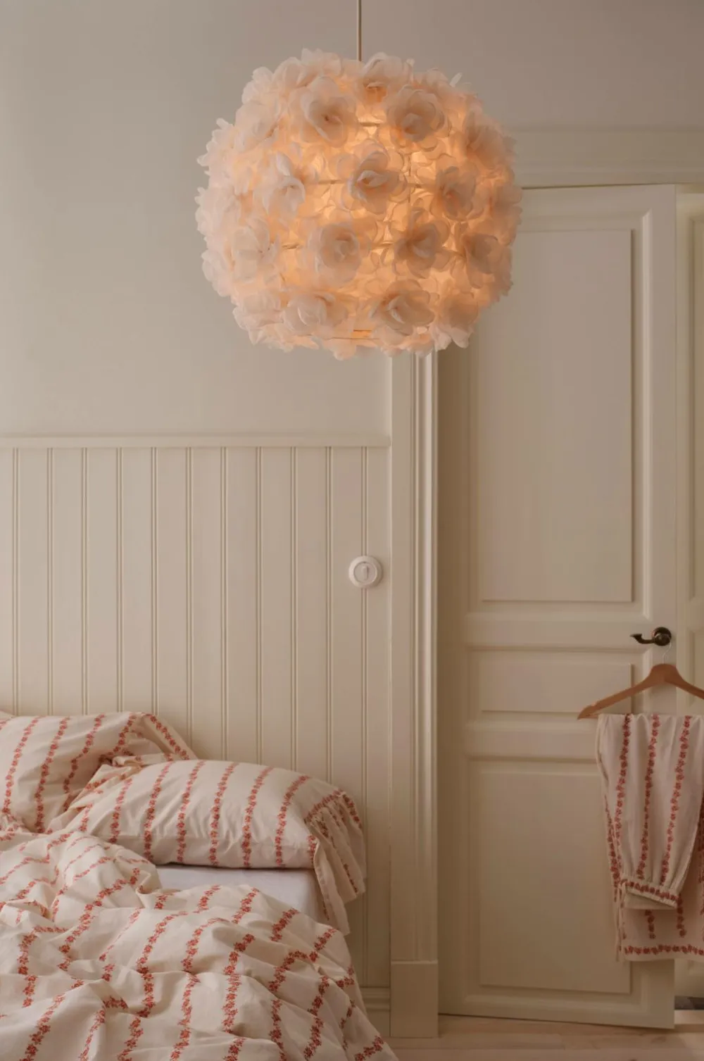 Ellos Home Loftslampe Dahlia Round 50 Lys beige Sale