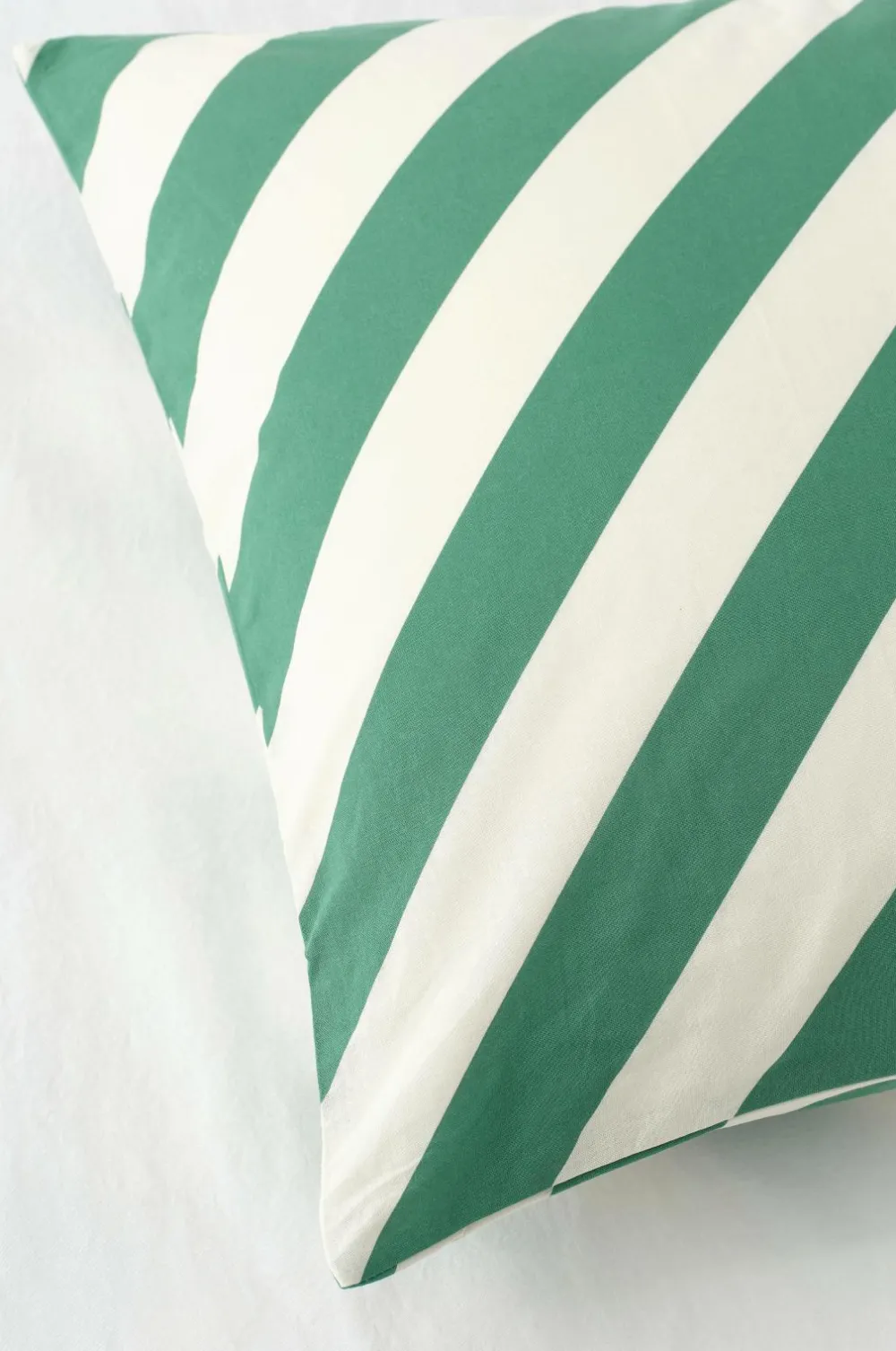 Ellos Home Sengesæt Diagonal Stripe i bomuld 2 dele Flaskegrøn Outlet