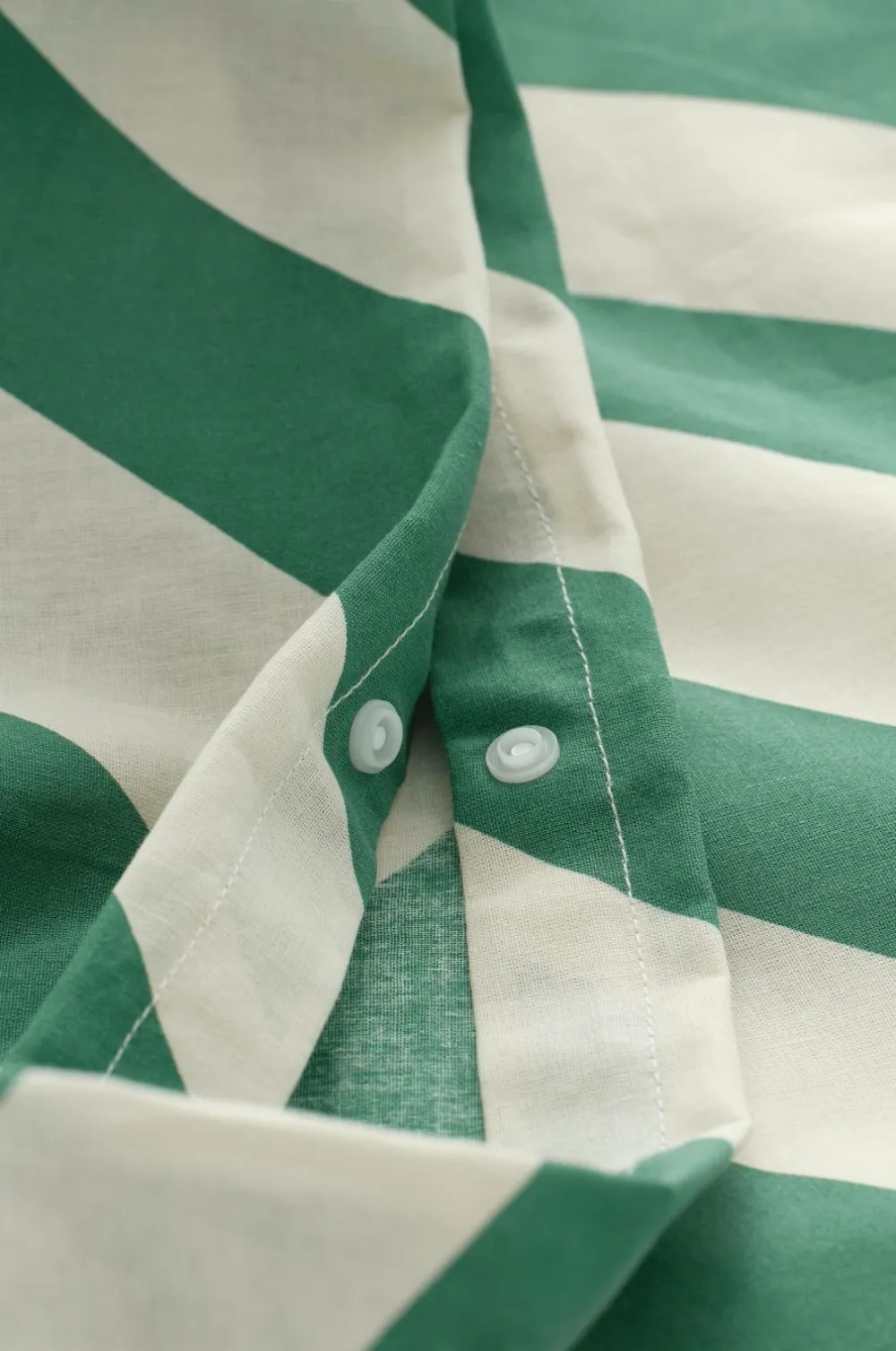Ellos Home Sengesæt Diagonal Stripe i bomuld 2 dele Flaskegrøn Outlet