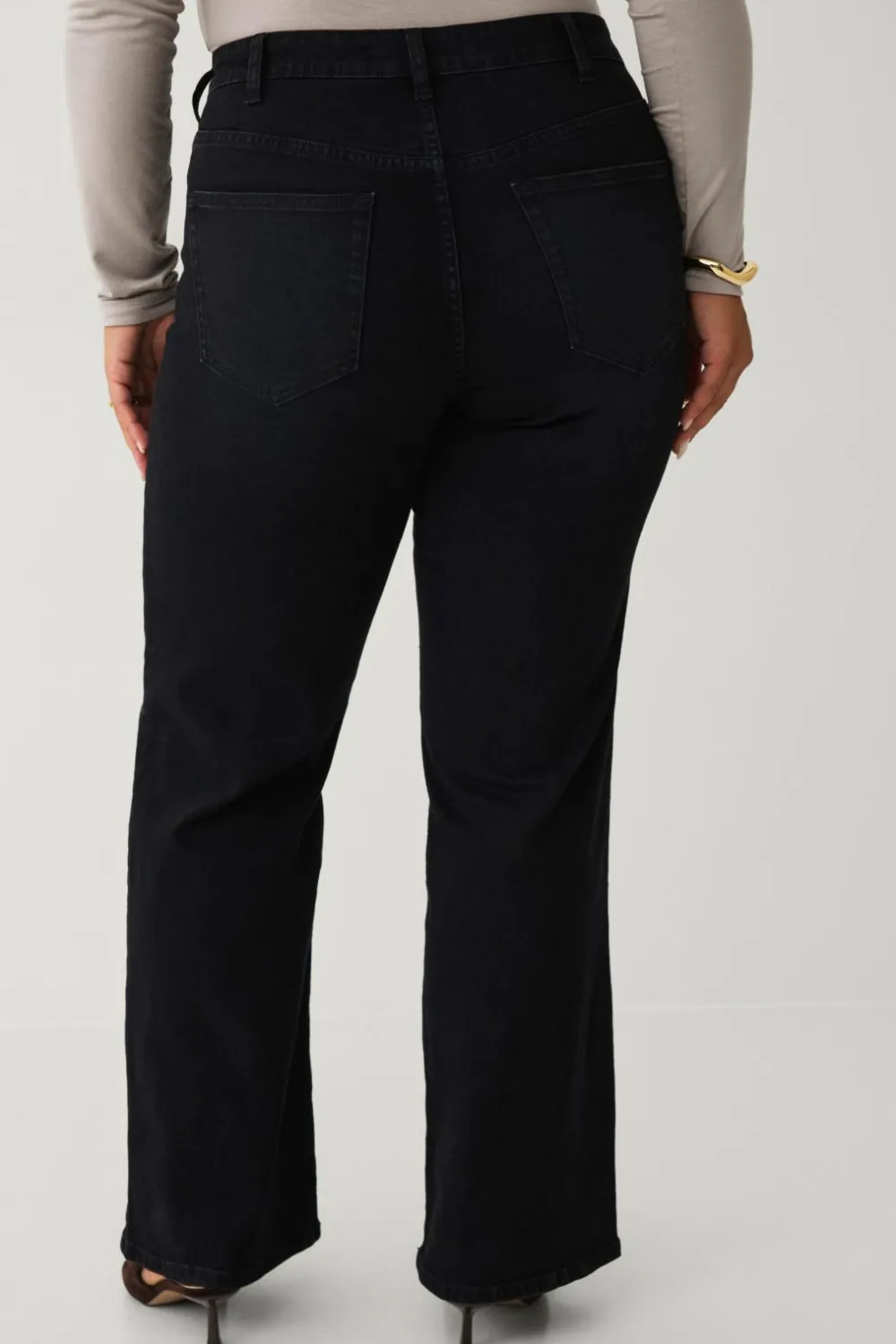 Ellos Jeans>Plus collection Højtaljede jeans med brede ben sort