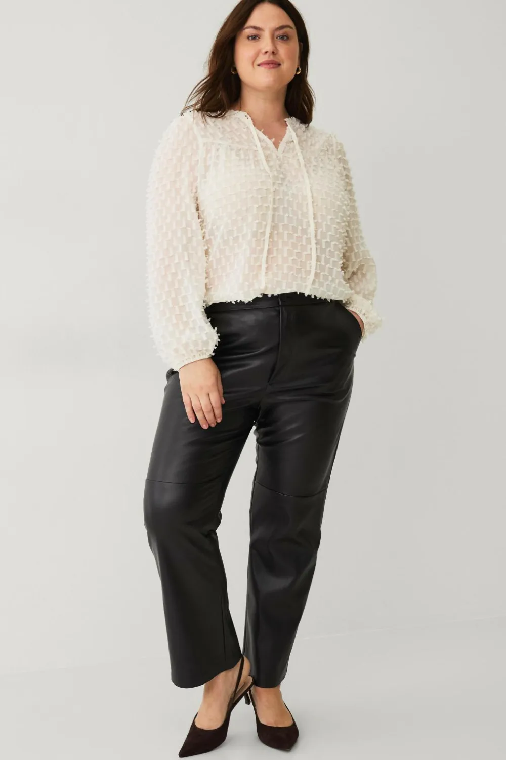 Ellos Skjorter & Bluser>Plus collection Vid bluse med ballonærmer Naturhvid