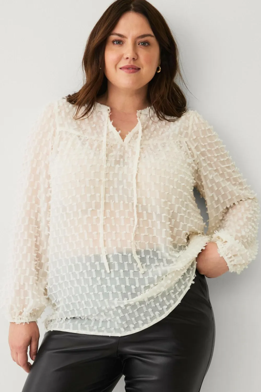 Ellos Skjorter & Bluser>Plus collection Vid bluse med ballonærmer Naturhvid