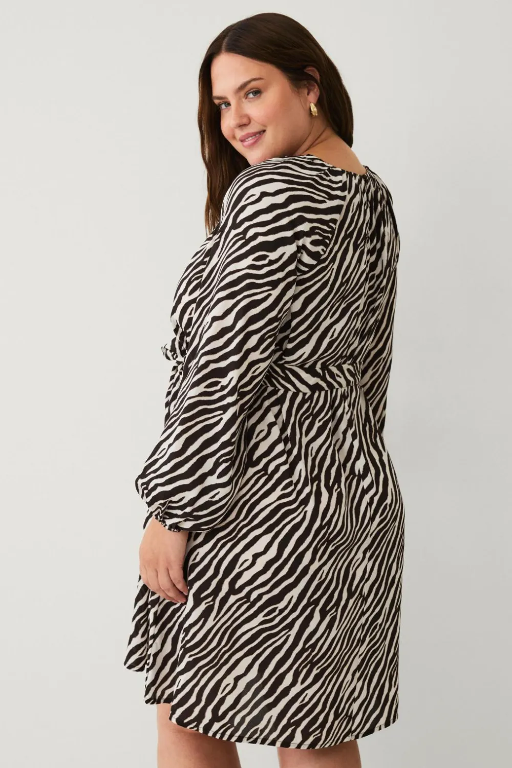 Ellos Kjoler>Plus collection Kjole med ballonærmer zebraprint