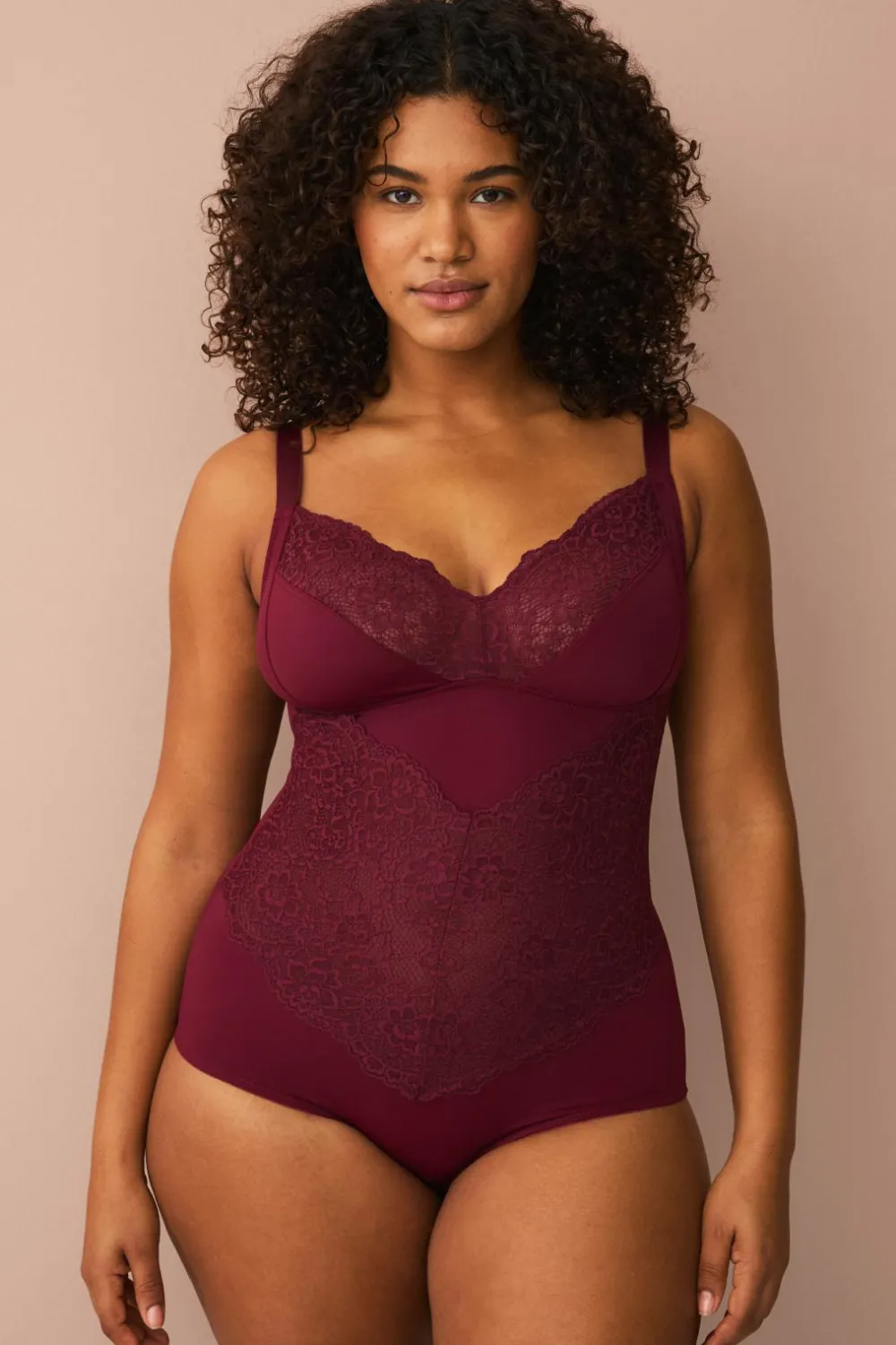 Ellos Shaping>Plus collection Shapingbody med blondedetaljer - medium støtte Vinrød