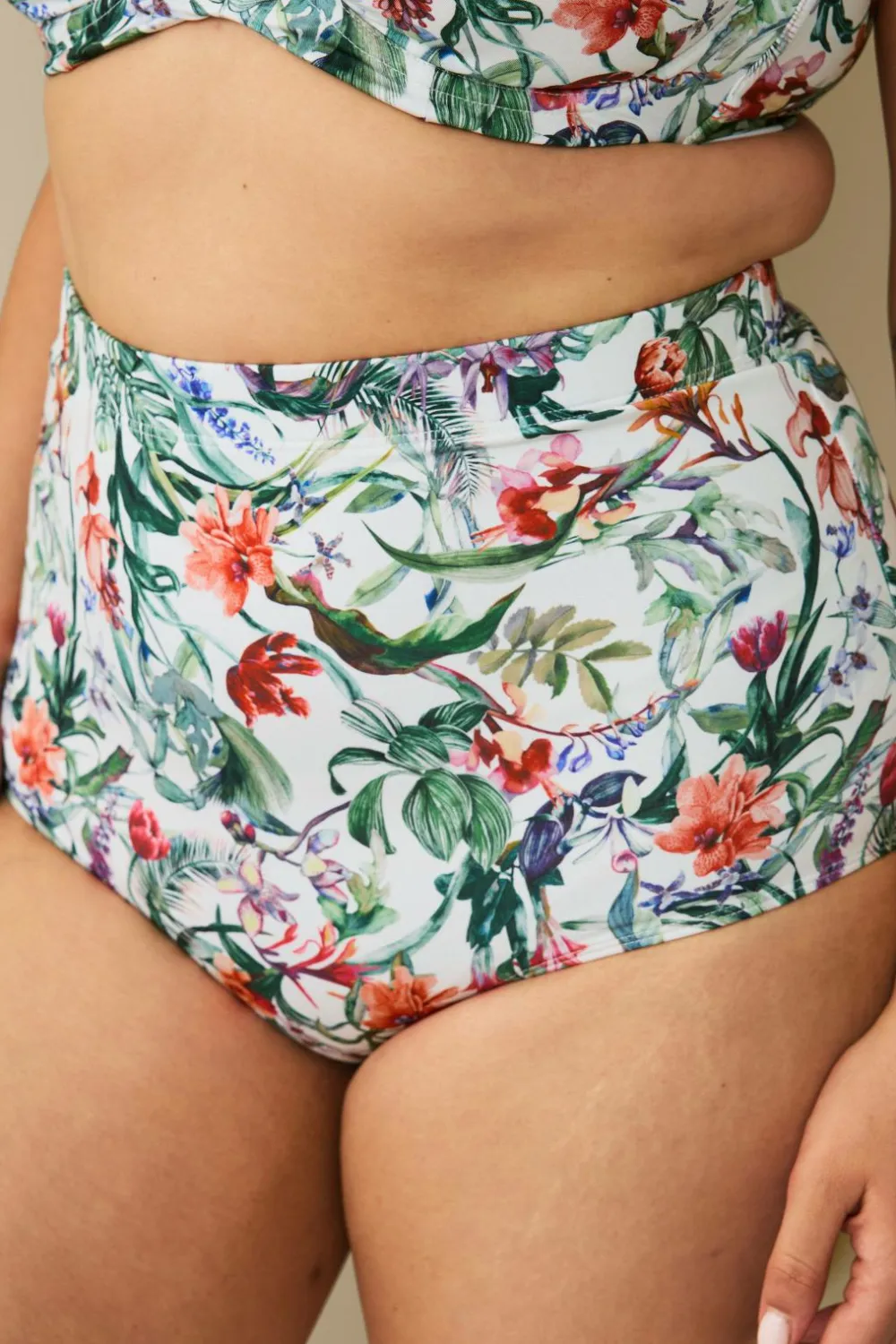 Ellos Bikinier & Bikinidele>Plus collection Maxi-bikinitrusse med høj talje Blomstret