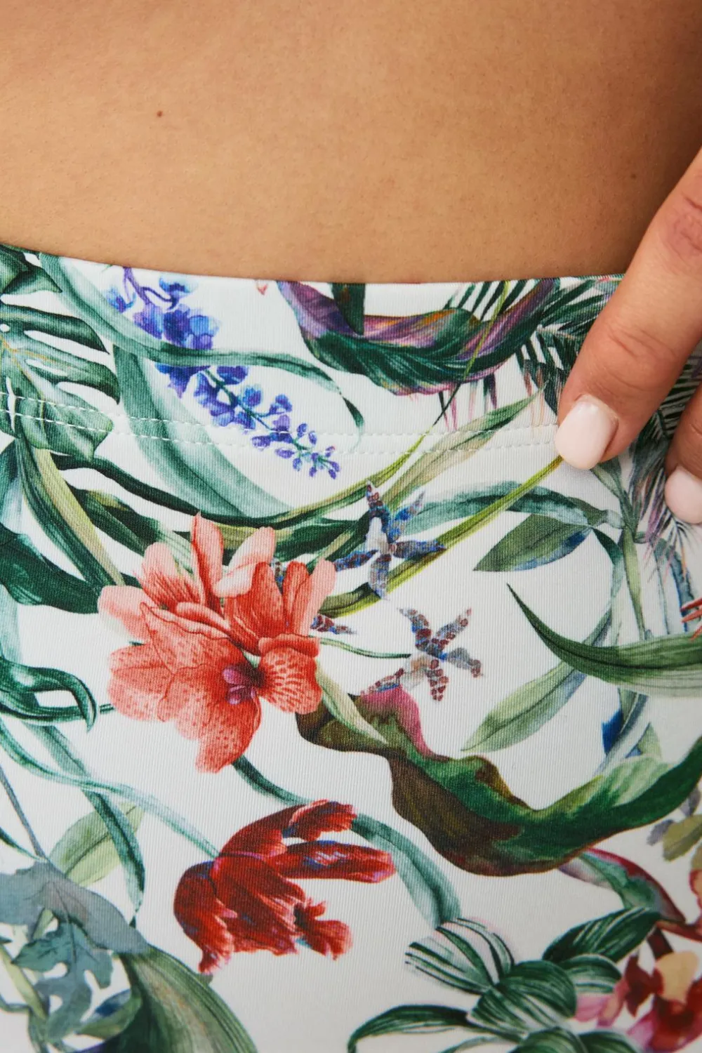 Ellos Bikinier & Bikinidele>Plus collection Maxi-bikinitrusse med høj talje Blomstret