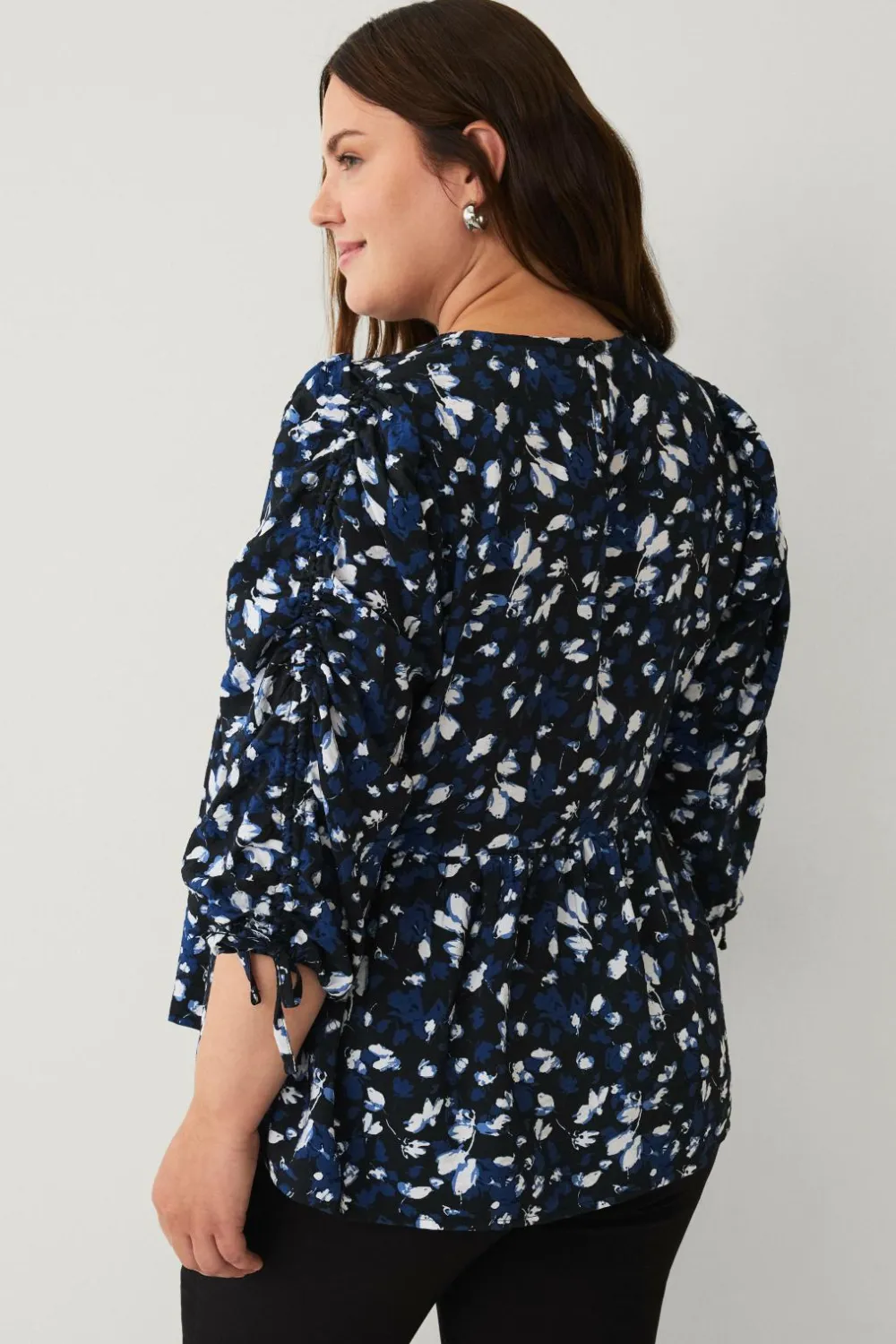 Ellos Skjorter & Bluser>Plus collection Bluse med peplum Blå blomstret