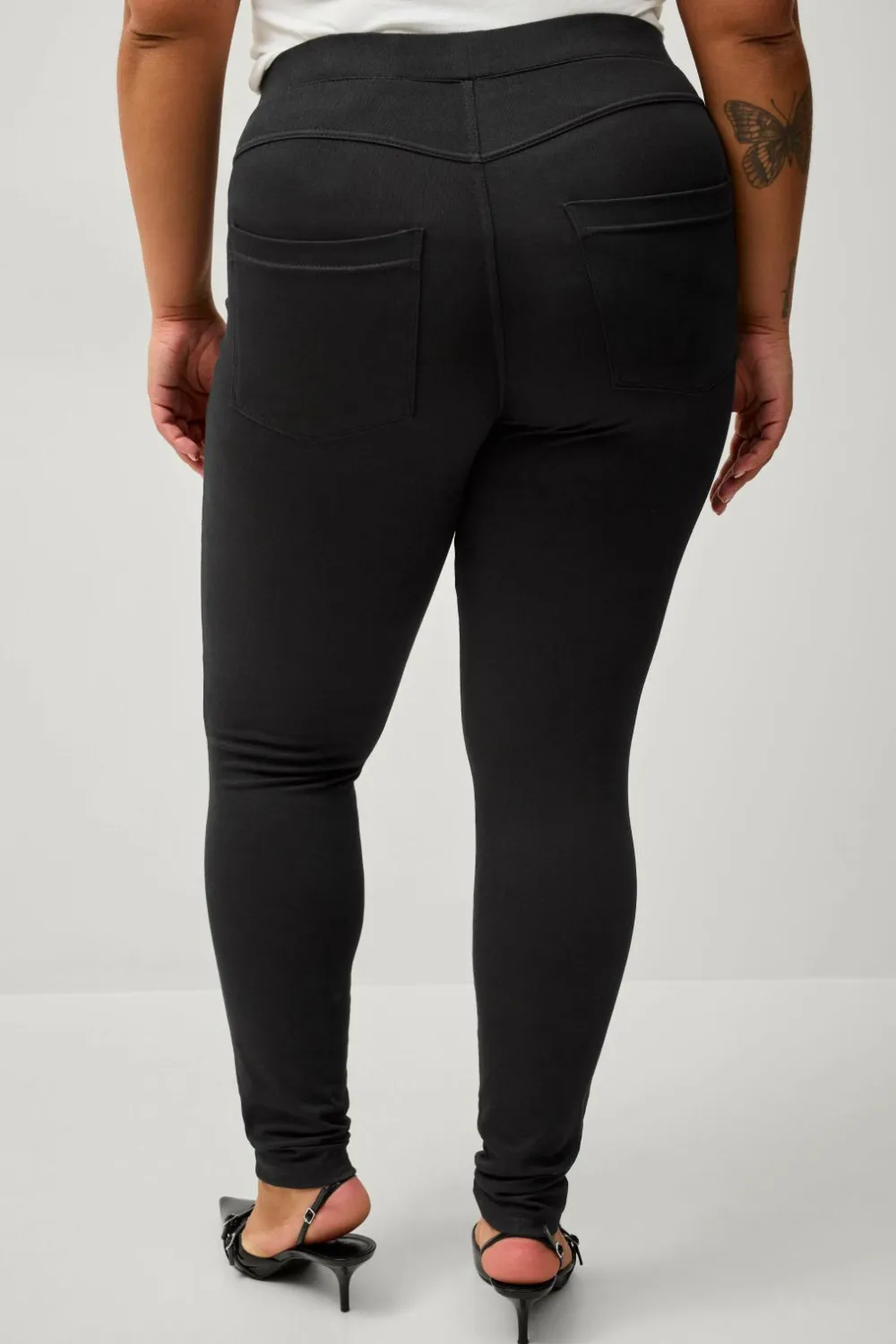 Ellos Tights & Leggings>Plus collection Treggings med høj talje Sort