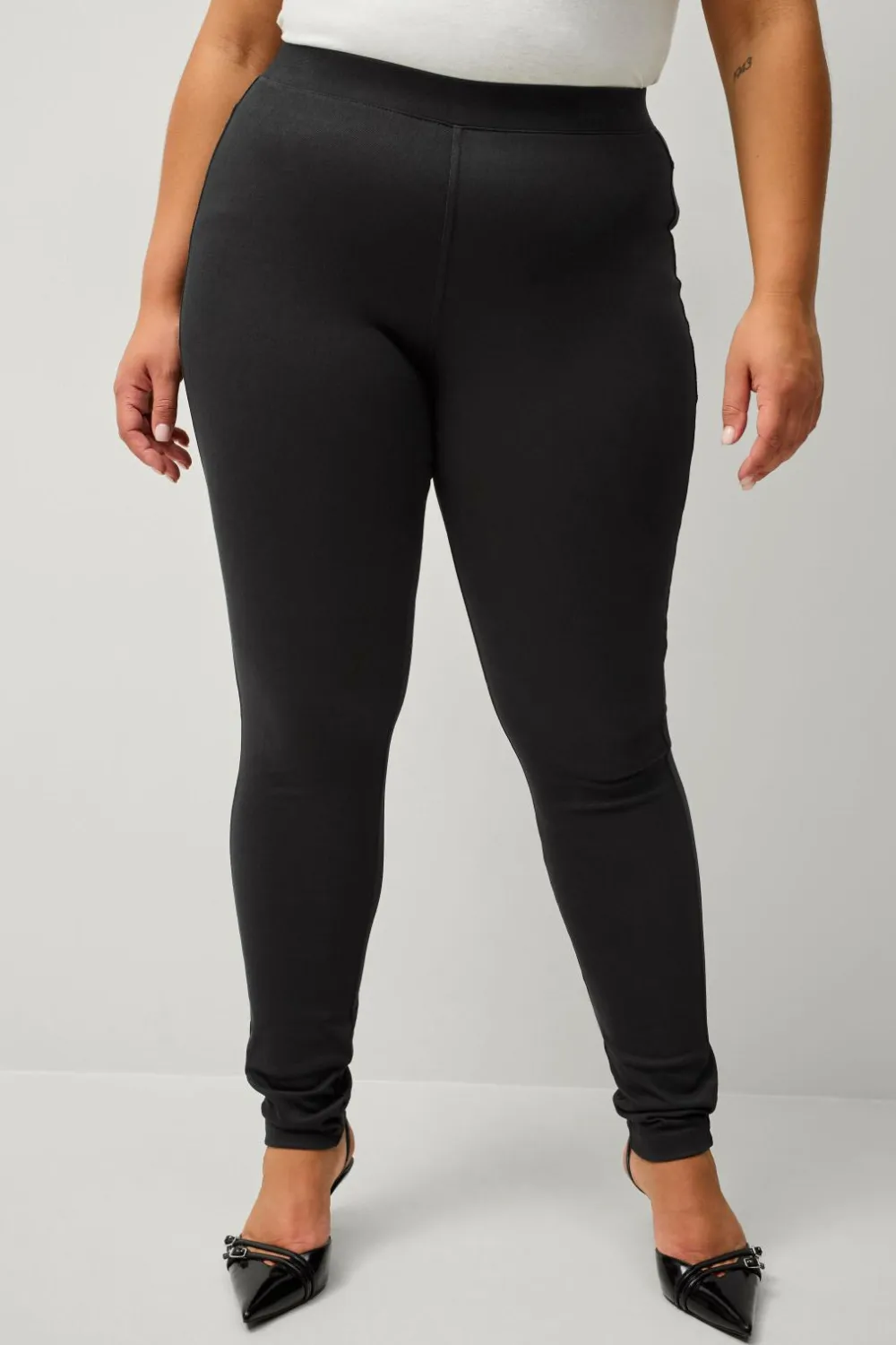 Ellos Tights & Leggings>Plus collection Treggings med høj talje Sort