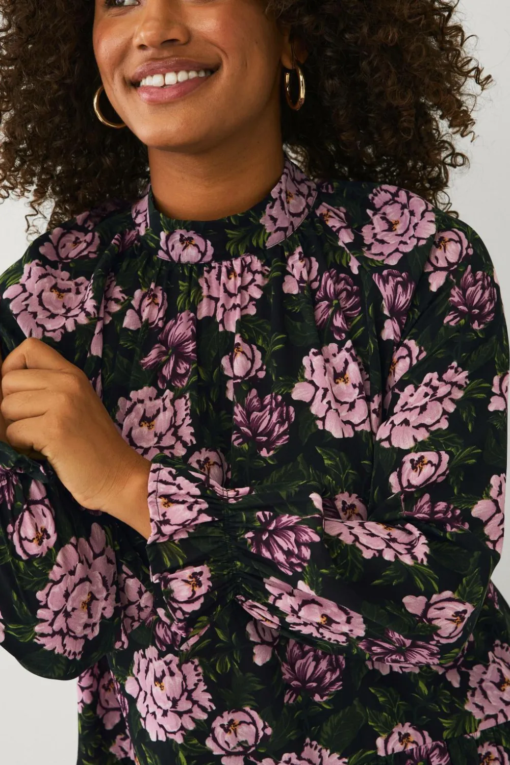 Ellos Plus collection Chiffonbluse med flæser Rosa blomstret