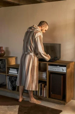 Gustav Ovland Badekåbe Cara Røst New