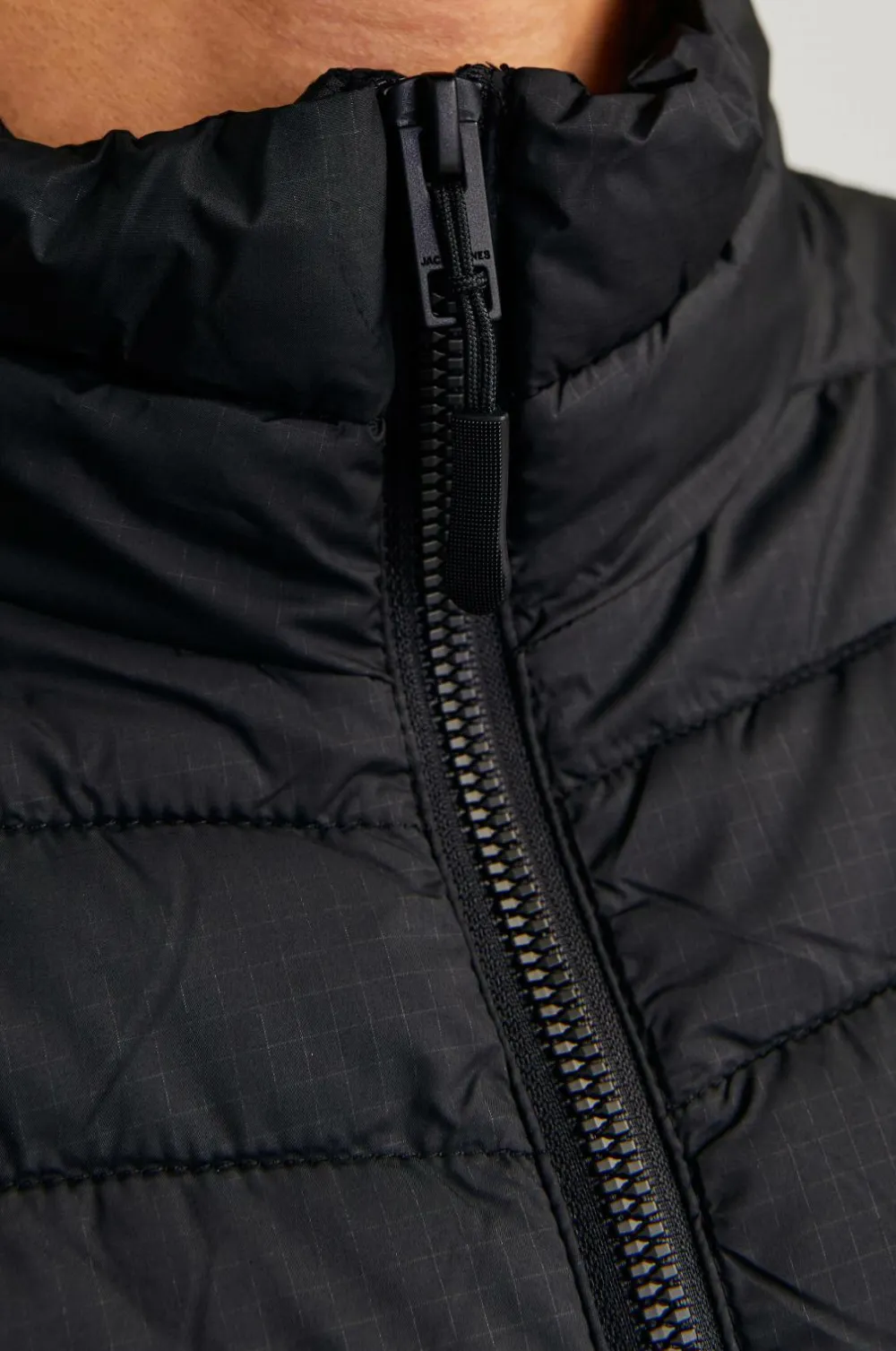 Jack & Jones Vest jjeState Packable BW Collar Black Online