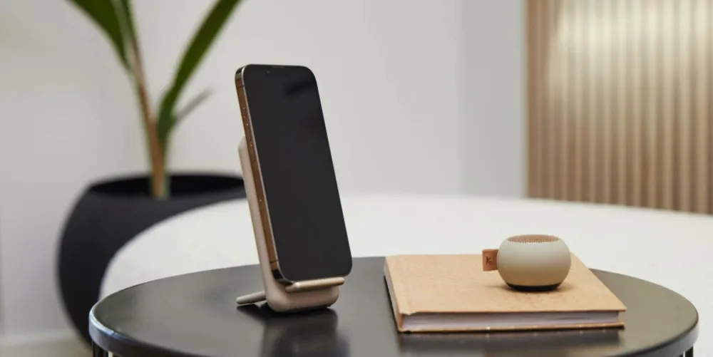 Kreafunk Mobiltelefoner, Tablets & Tilbehør>Trådløs Opladningsholder reCHARGE Ivory sand