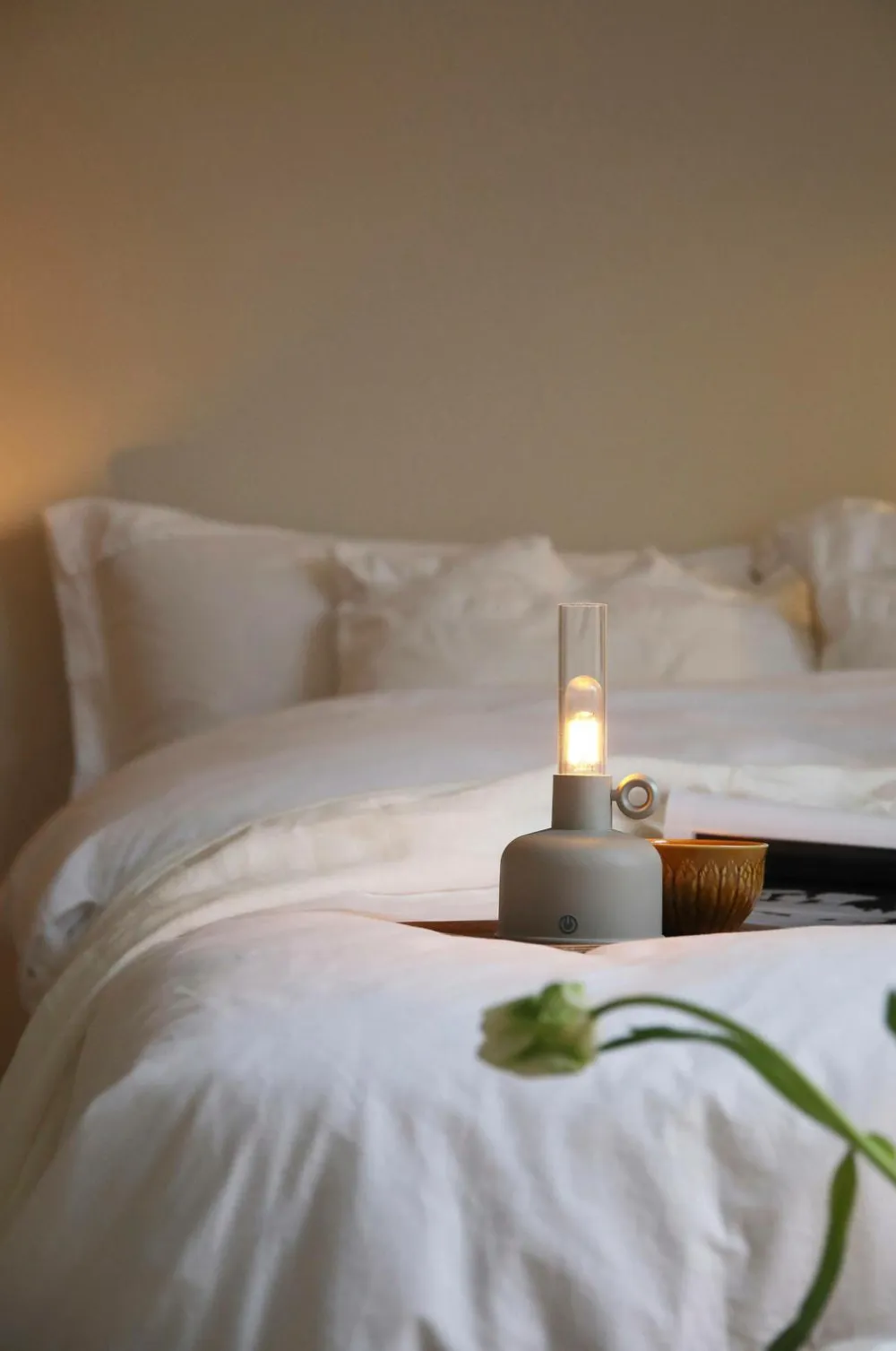 Markslöjd Genopladelig bordlampe Astrid B/O Greige Discount