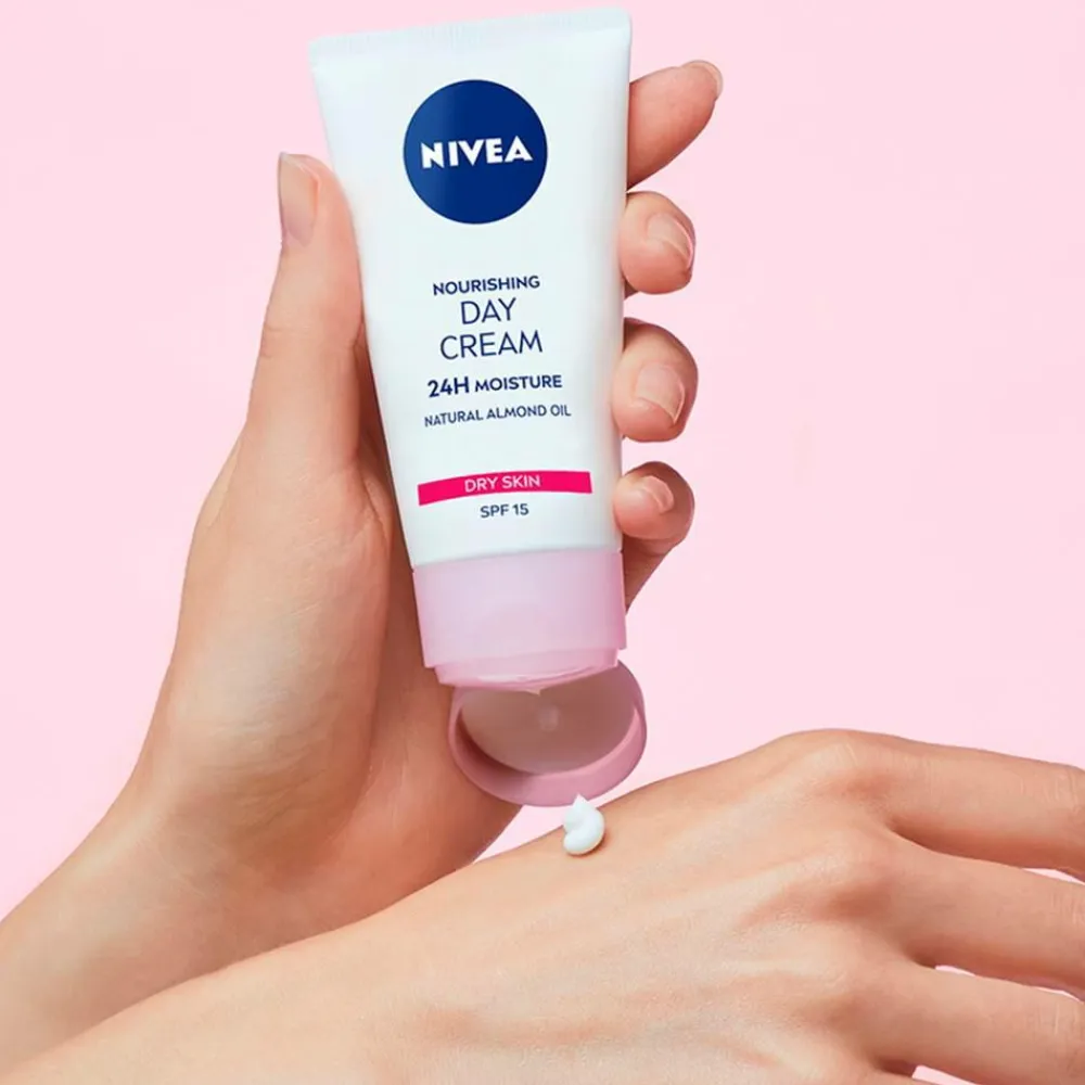 Nivea Ansigtspleje>Nourishing Day Care SPF15 50 ml