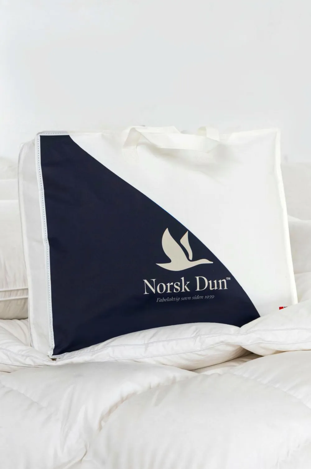 Norsk Dun Dyner & Hovedpuder>Pude 90 % andedun Medium 3-kammer Hvid