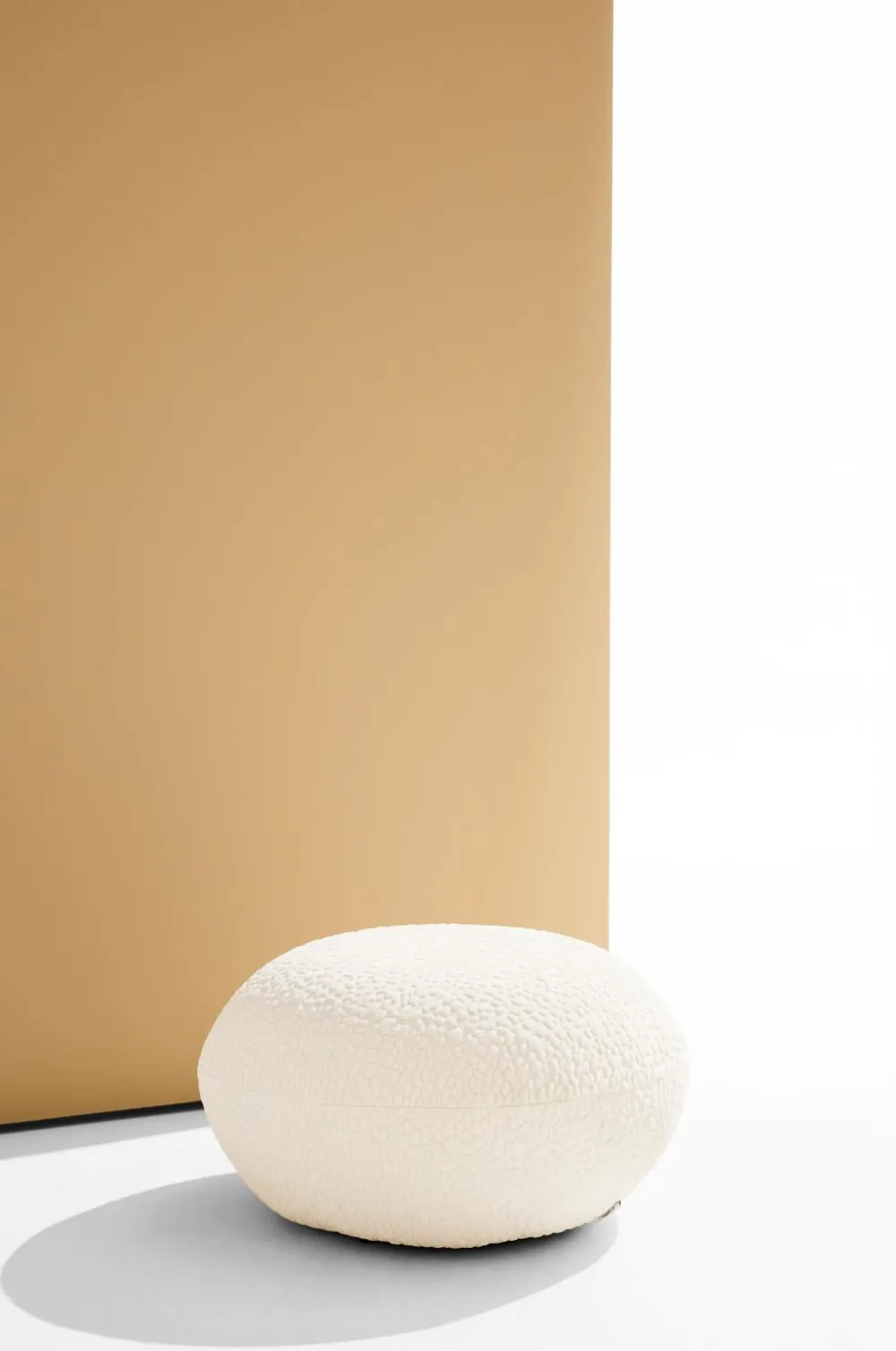 Pastill Puffer & Fodskamler>Bloom puff ø 72 cm Cremet hvid