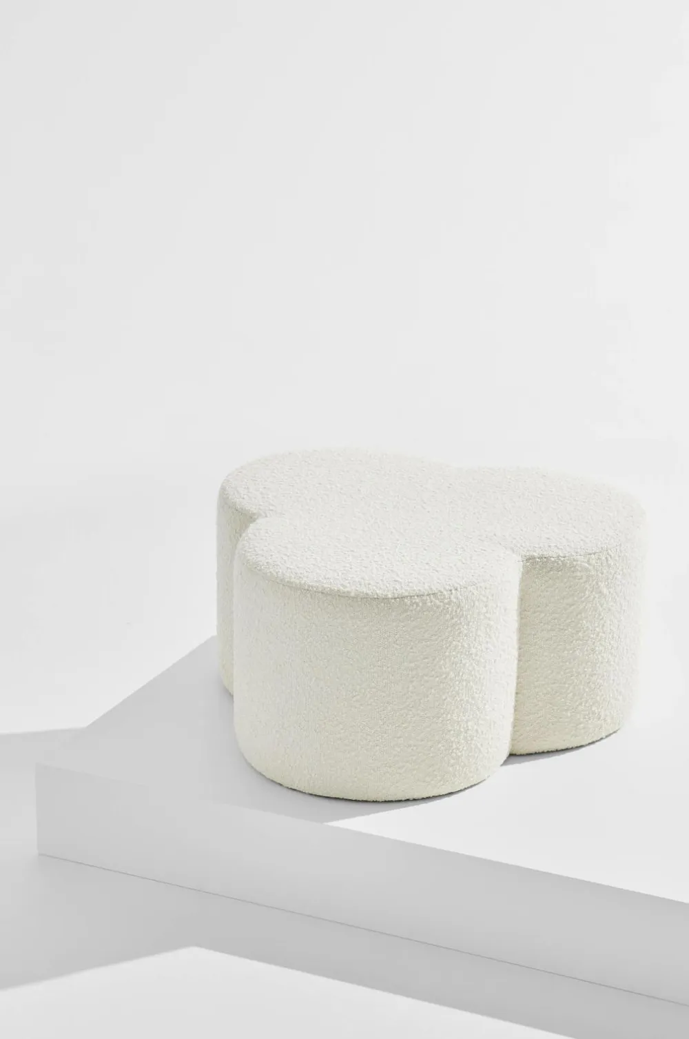 Pastill Puffer & Fodskamler>Bodhi puf i bouclé ø 70 cm Hvid