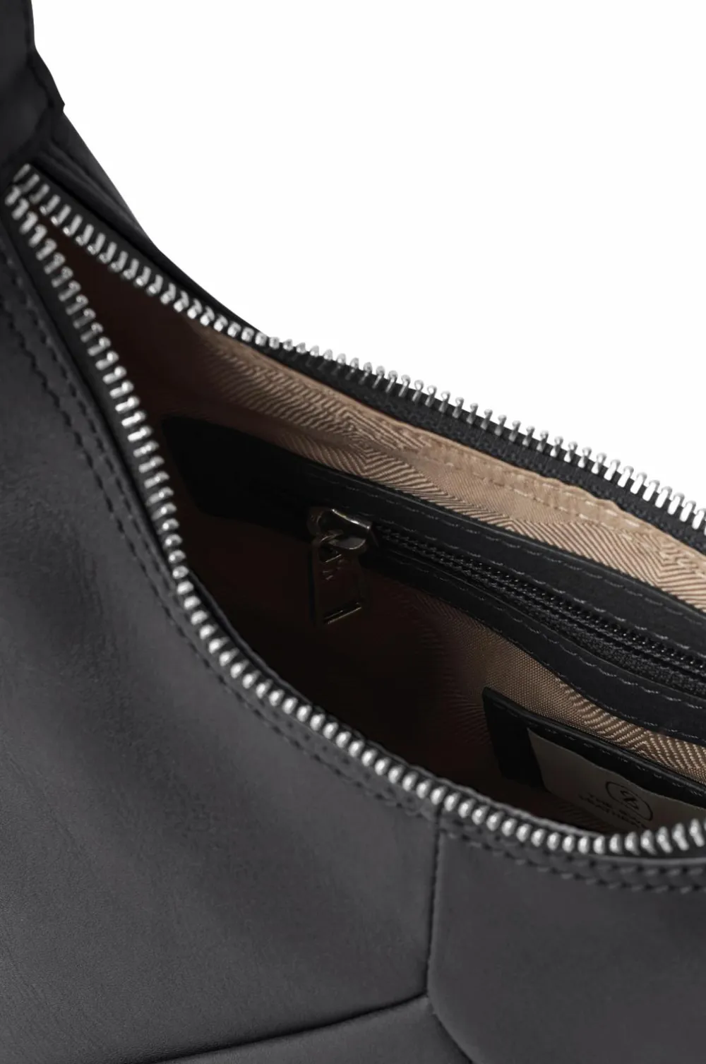Saddler Tasker>Taske Nova Black