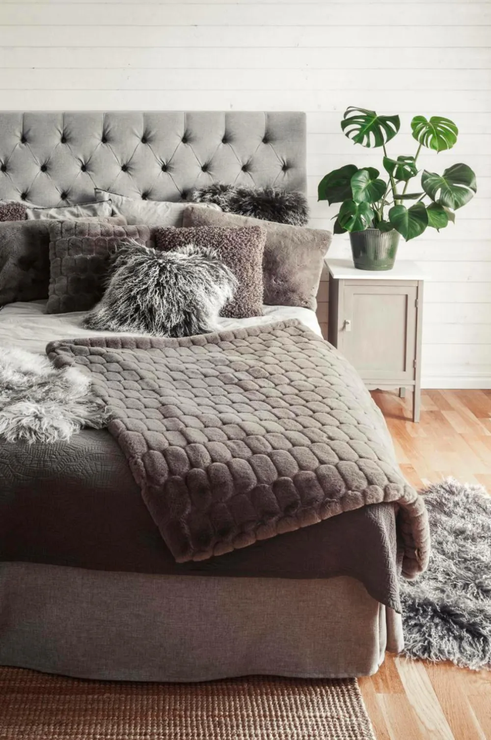 Skinnwille Skind & Skindtæpper>Fåreskind Shansi Grey snowtop