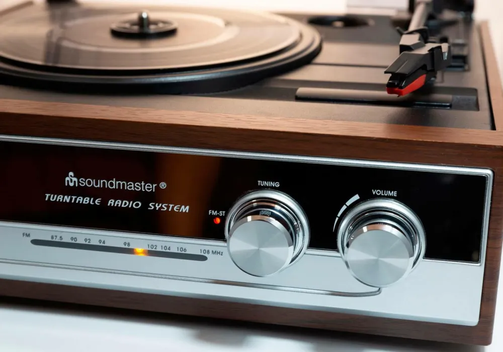 Soundmaster Tv, Lyd & Det Smarte Hjem>Pladespiller med radio og indbyggede højttalere Pl186h No color