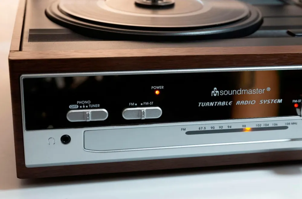 Soundmaster Tv, Lyd & Det Smarte Hjem>Pladespiller med radio og indbyggede højttalere Pl186h No color