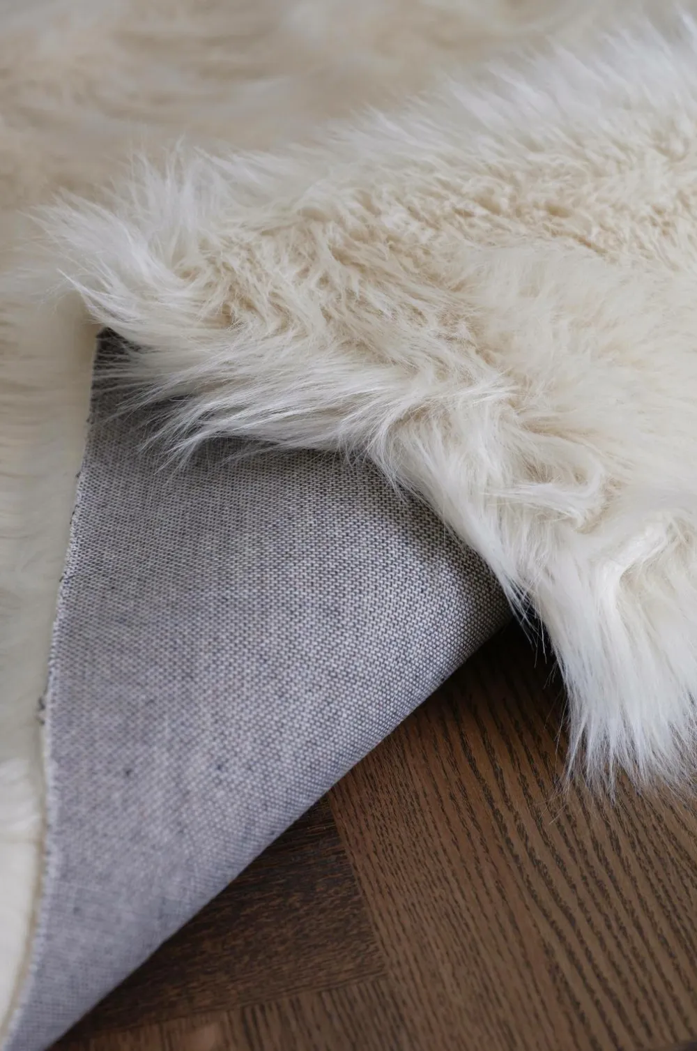 Staycation Luv- & Ryatæpper>Ryatæppe Flossy Lys beige