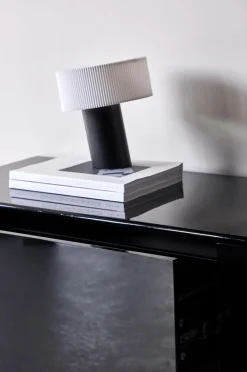 Venture Home Fristad Tv Stand Sort Outlet