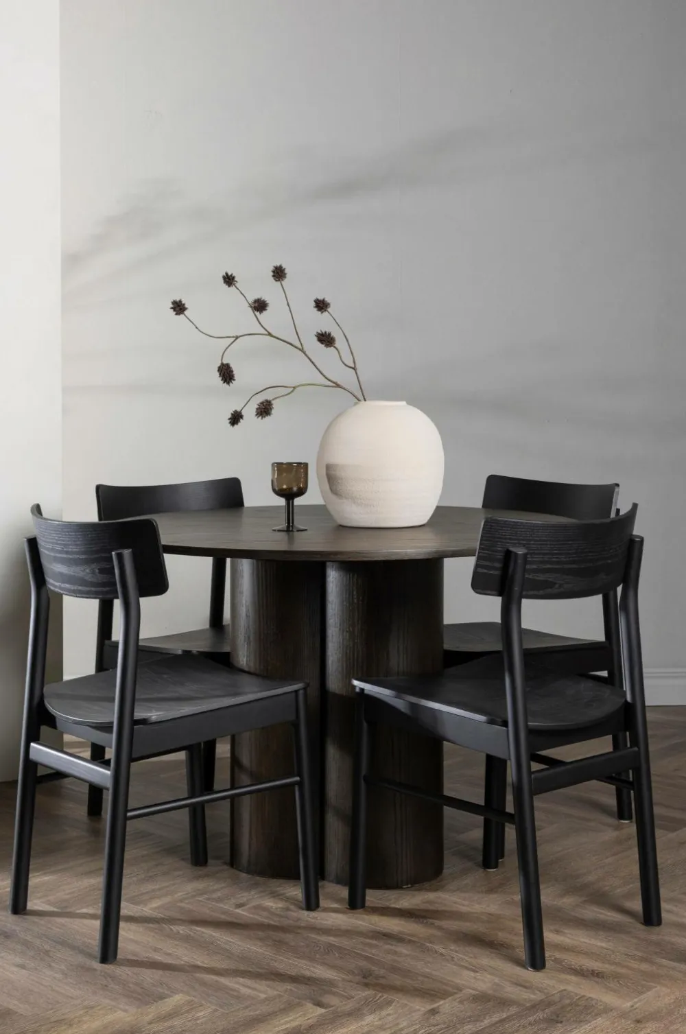 Venture Home Spisegrupper>Spisegruppe Olivia og stolene Montros Sort