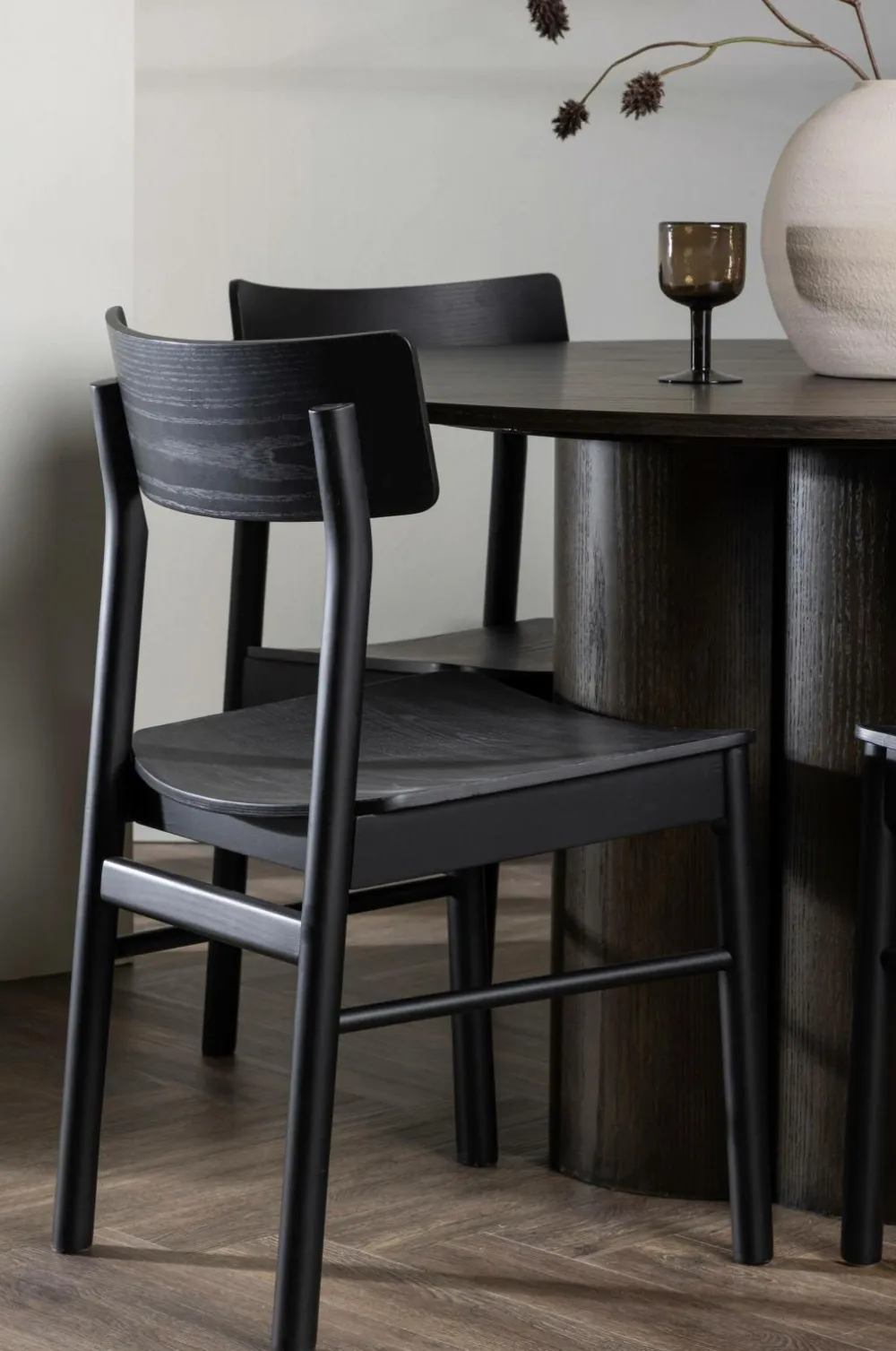 Venture Home Spisegrupper>Spisegruppe Olivia og stolene Montros Sort