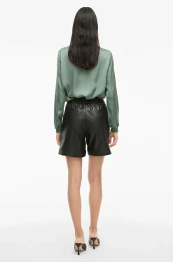 Vila Shorts><noscript><img width=
